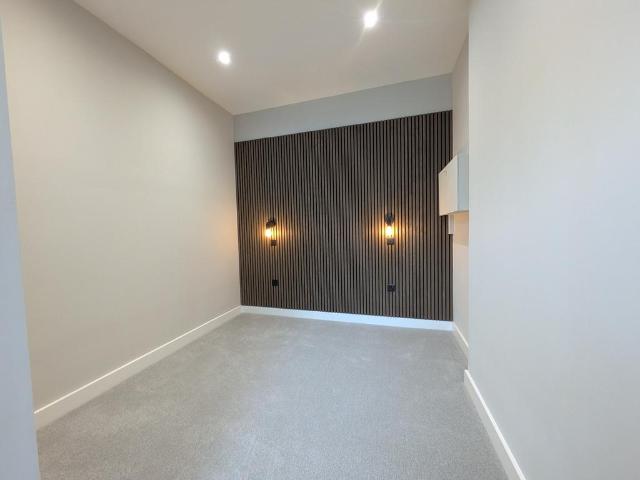 Apartment for rent in Meath Green, Reigate and Banstead