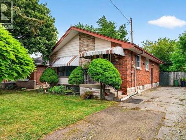 House for sale in Ancaster, Ontario