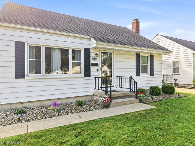 House for sale in Hubbard, Ohio