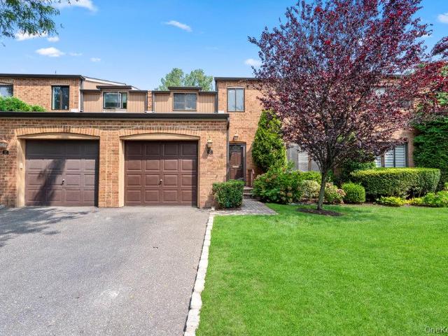 Condo for sale in New Hyde Park