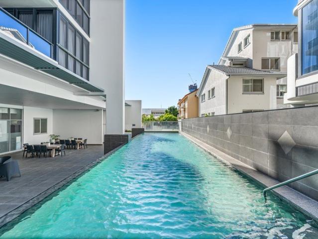 Apartment for sale in Broadbeach, Gold Coast City