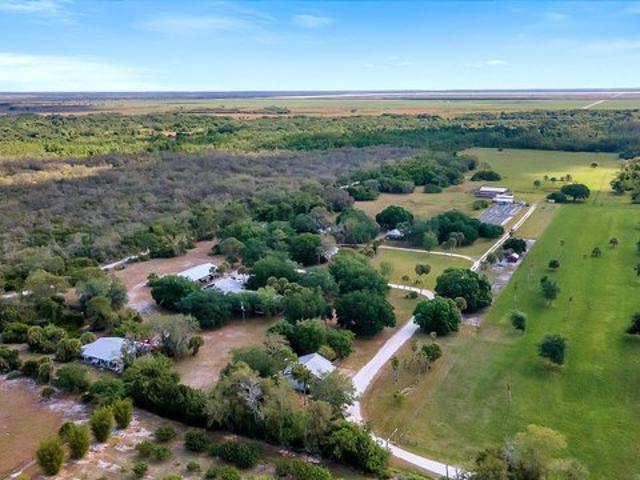 House for sale in Indiantown, Florida