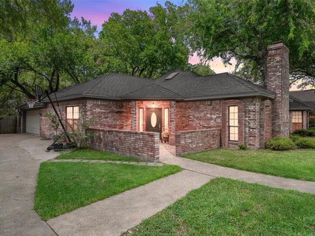 House for sale in Woodway, Texas
