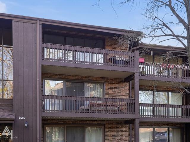 Condo for sale in Oak Lawn, Illinois