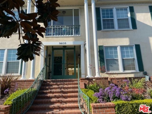 Condo for rent in Beverly Hills