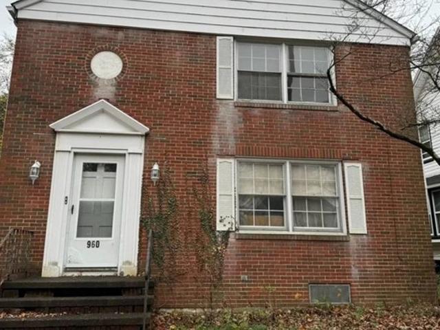 House for sale in Summit, Ohio