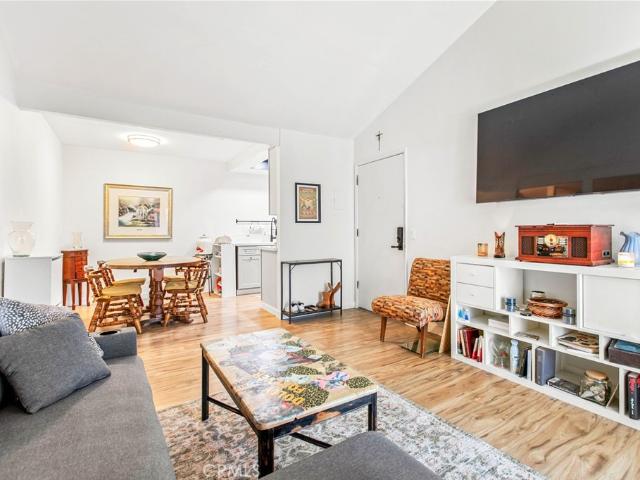 Condo for sale in Claremont, Los Angeles County