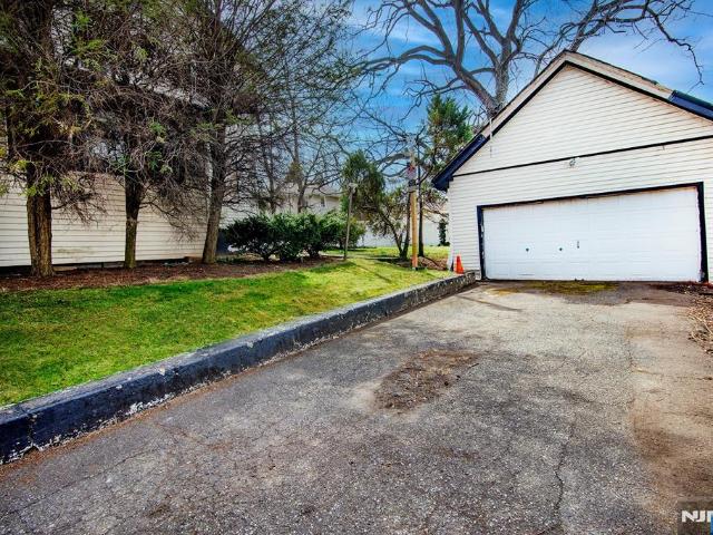 House for sale in Ridgefield, New Jersey