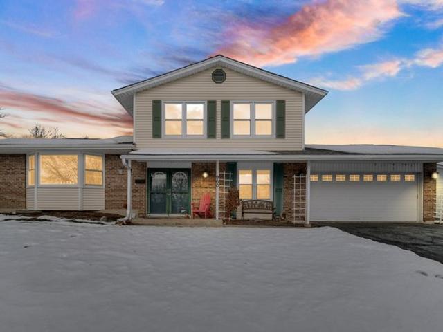 House for sale in Hoffman Estates, Illinois
