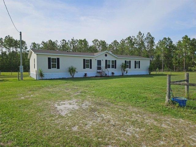 House for sale in Pierson, Florida