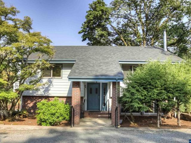 House for sale in Oregonia