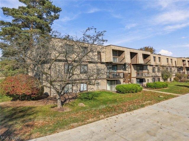 Condo for sale in North Royalton, Cuyahoga County