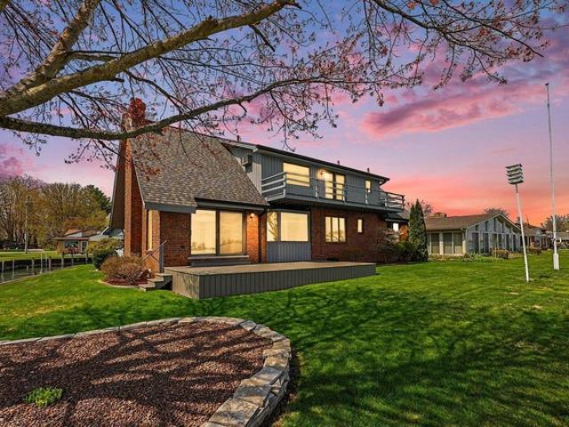 House for sale in Algonac, Michigan