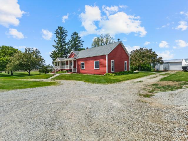 House for sale in Grant Park, Illinois
