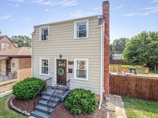 House for sale in Evergreen Park, Illinois