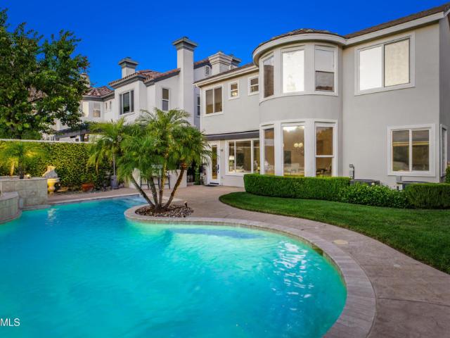 House for sale in Oak Park, California