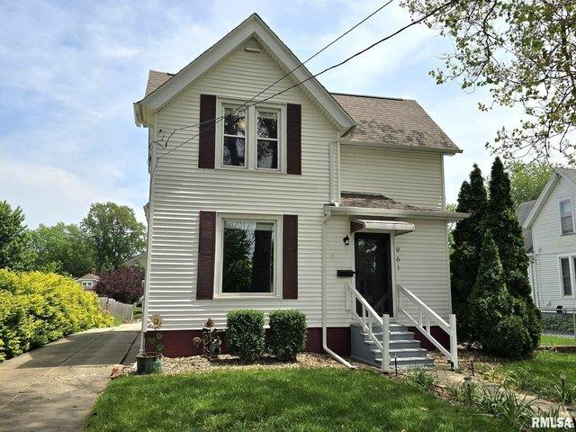 House for sale in Galesburg, Illinois