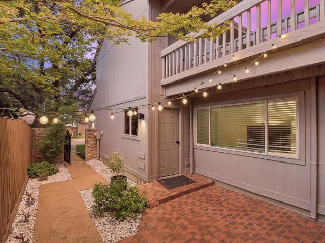 Townhouse for sale in Dallas, Texas