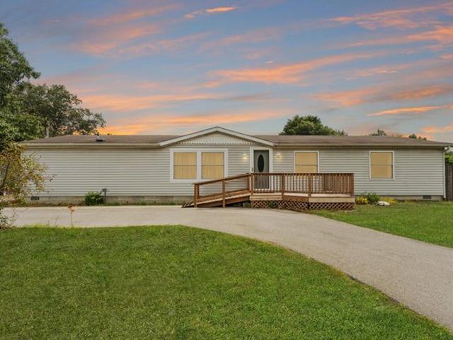 House for sale in De Motte, Jasper County