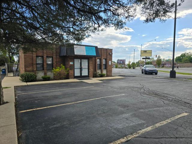 Commercial for sale in Oak Lawn, Illinois