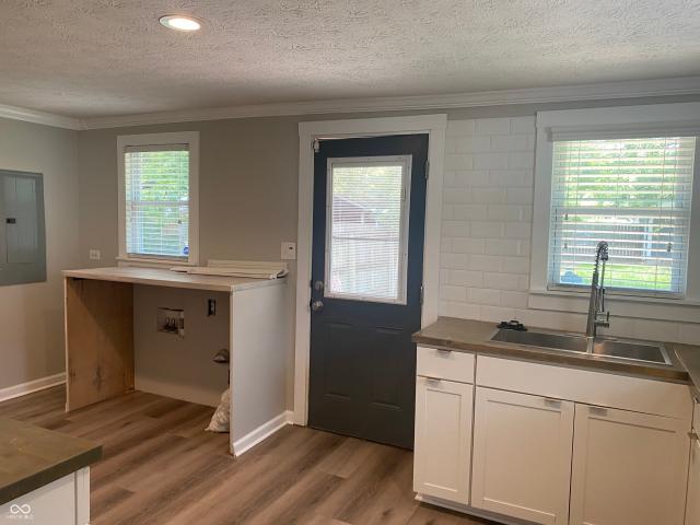 House for sale in Near Eastside, Camby