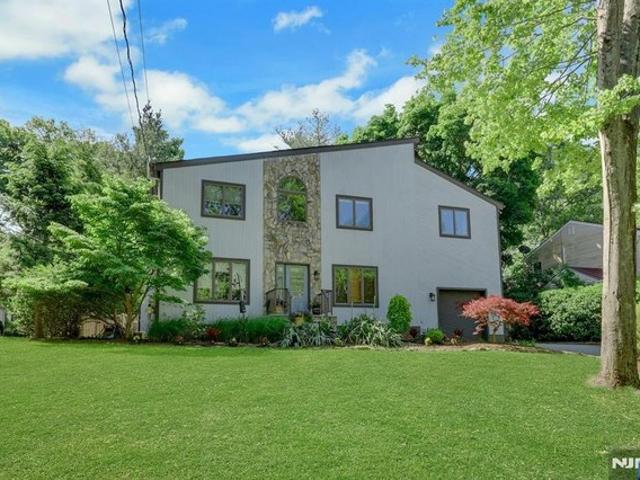House for sale in Franklin Lakes, New Jersey