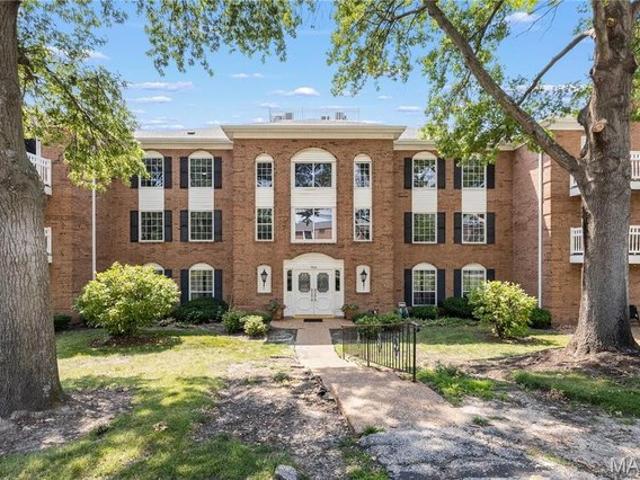 Condo for sale in Ballwin, Missouri