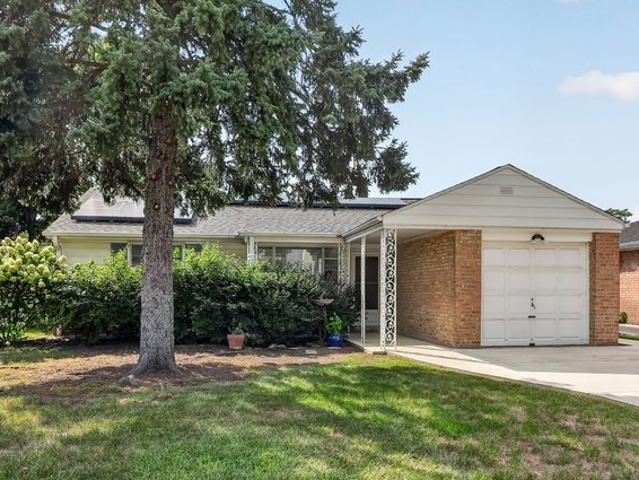 House for sale in Des Plaines, Illinois
