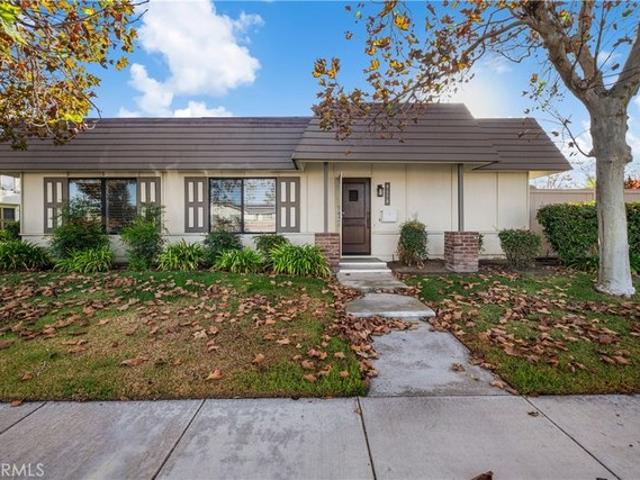 Townhouse for sale in Cypress, Orange County