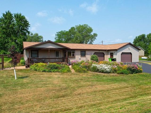 House for sale in Juneau, Wisconsin