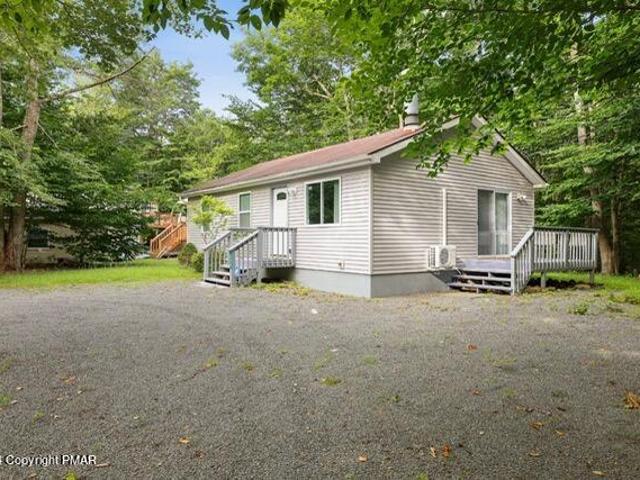 House for sale in Cresco, Pennsylvania