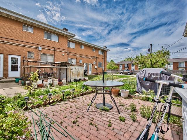 Townhouse for sale in Des Plaines