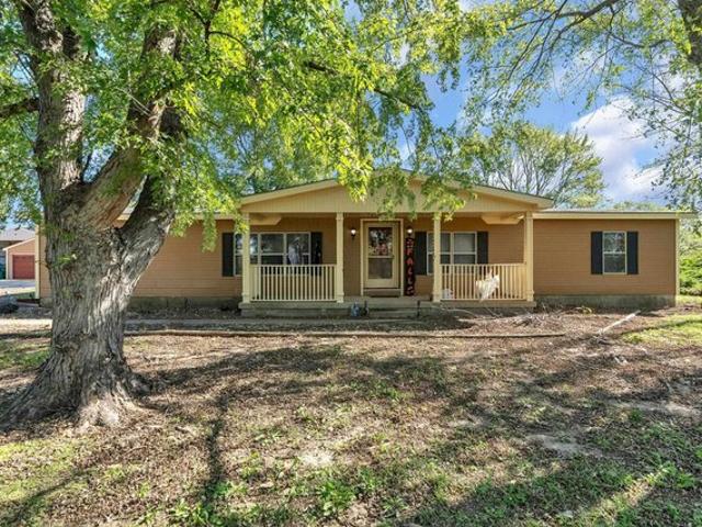 House for sale in Augusta, Butler County