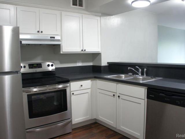 Condo for sale in Auburn Hills
