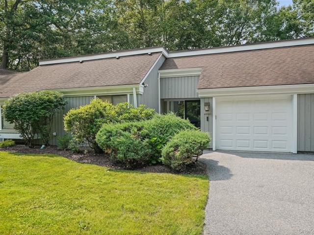 Condo for sale in Amawalk, New York