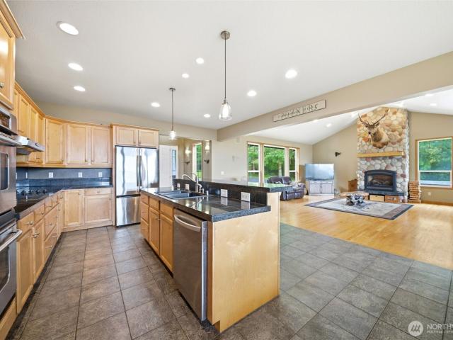 House for sale in Castle Rock, Washington