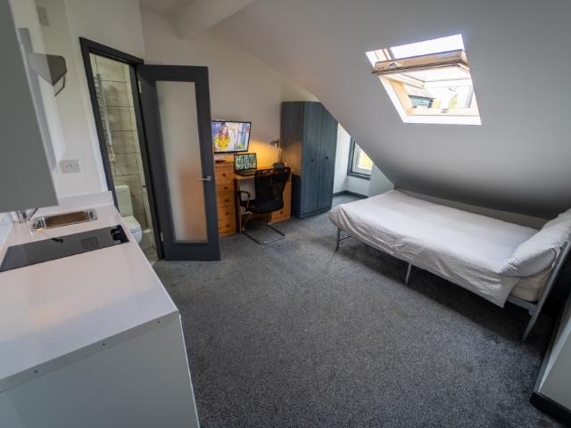 Studio for rent in Stirchley, West Midlands