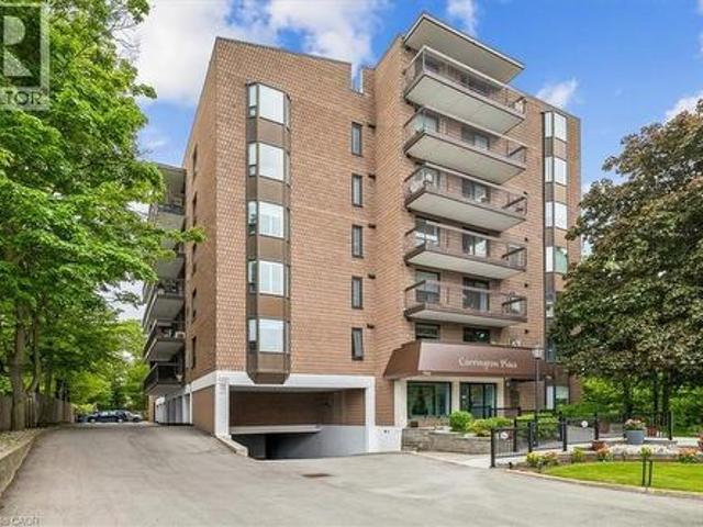 Condo for sale in Ancaster, Ontario