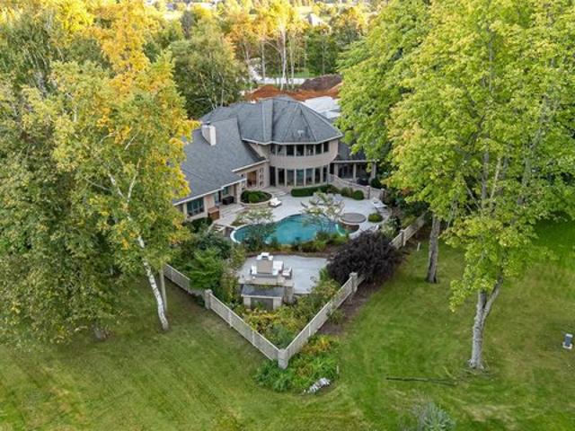 House for sale in Oneida / ukwehuwé·ne, Town of Oneida