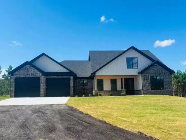 House for rent in Benton