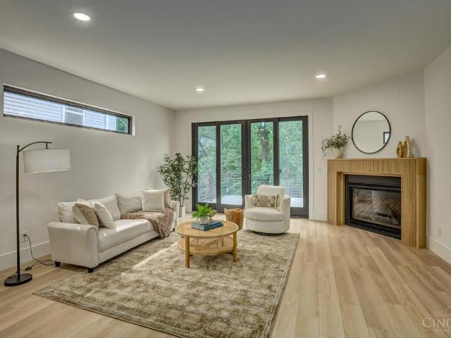 House for sale in Walnut Hills, Roselawn