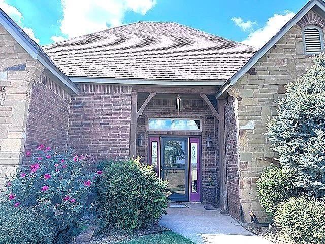 House for sale in Elgin, Oklahoma