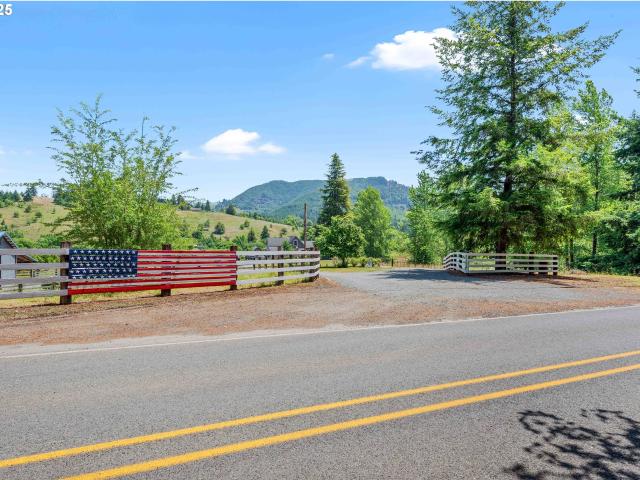 House for sale in Myrtle Point