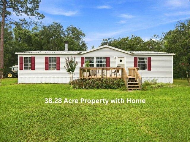 House for sale in Suwannee, Florida