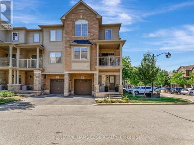Townhouse for sale in Burlington