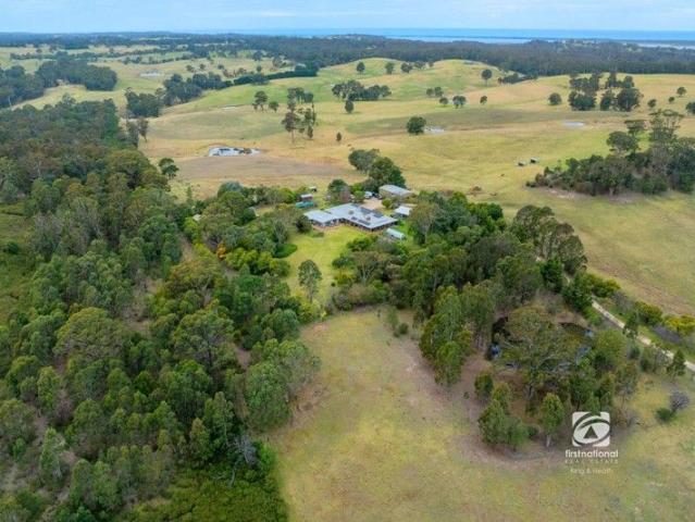 Cottage for sale in Swan Reach, Victoria