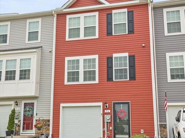 Townhouse for sale in Glenville, Pennsylvania