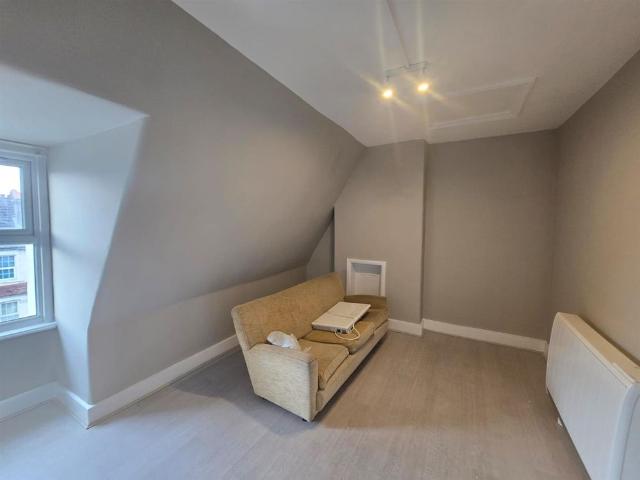 Apartment for rent in London Borough of Croydon, Thornton Heath