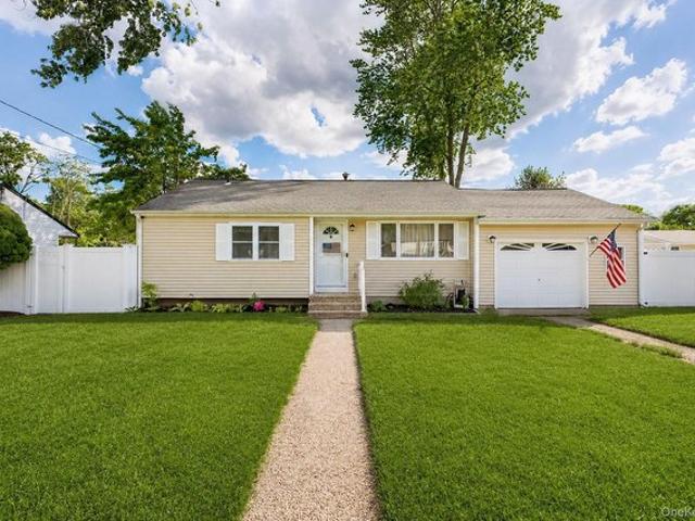 House for sale in Centereach, New York