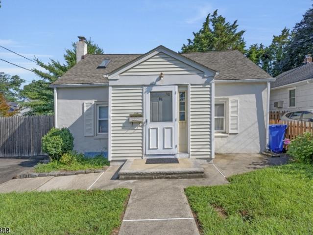 House for sale in Middlesex, New Jersey